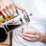 Il medico sconsiglia di bere il caffè subito dopo il